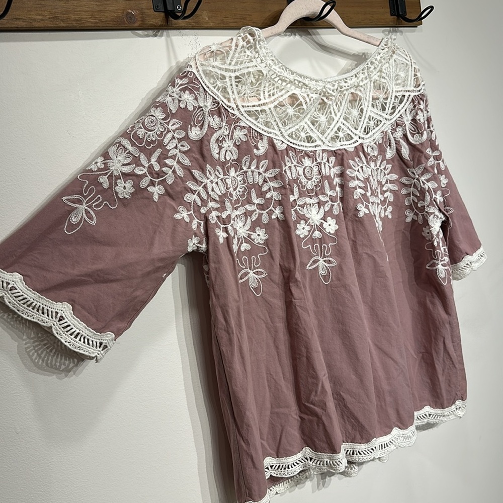 Sundance Holland Lace Cutout - Picture 4 of 11